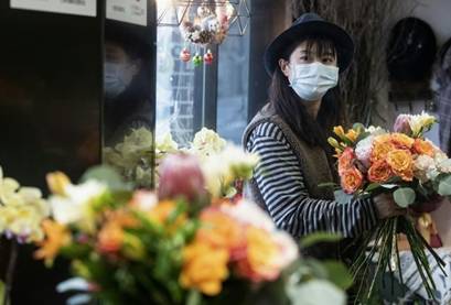 Couples around China settled for a quiet Valentine's Day this year, with COVID-19 intruding as an unwelcome third-wheel in romantic celebrations (AFP Photo/NOEL CELIS / MANILA BULLETIN)